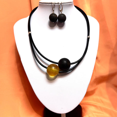Two Balls Necklace on Leather (black and citrine in mat)