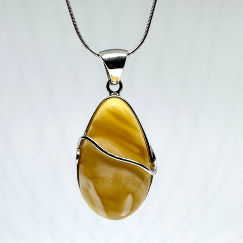 Butter Amber Drop Pendant