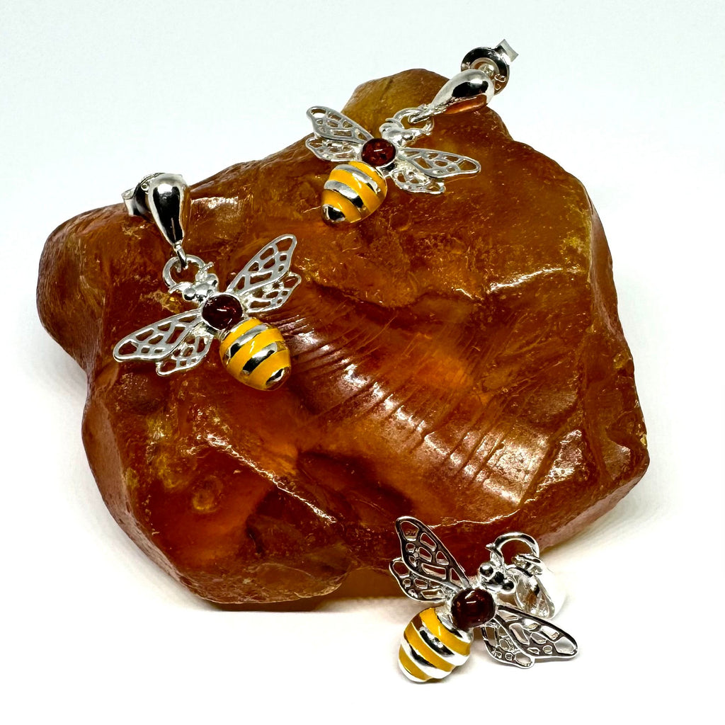 Honey Bee Set of Earrings and Pendant (butter amber)