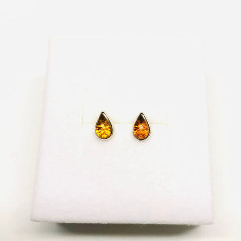 Very Small Amber Drop-shaped Stud Earrings (Cognac or Green)